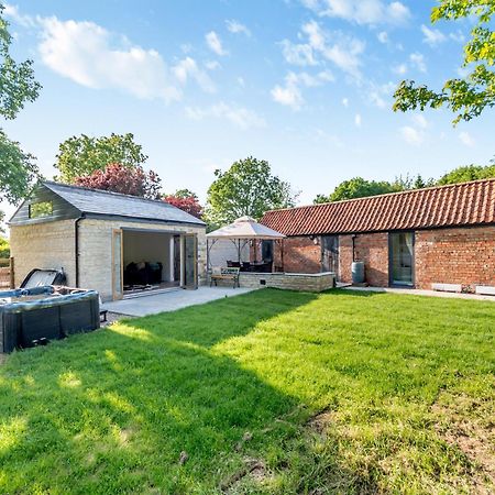 Red Brick Barn - Uk39916 Villa Howell Exterior photo