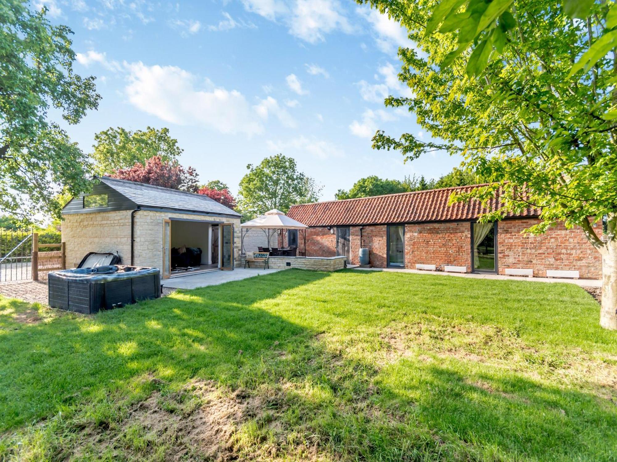 Red Brick Barn - Uk39916 Villa Howell Exterior photo